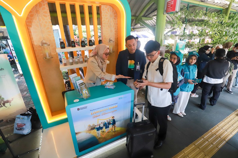 Buka Delapan Posko Mudik di Jalur Padat Jawa-Sumatra, BSI Hadirkan Layanan Kesehatan hingga Transaksi Digital bagi Pemudik - Bagian 2