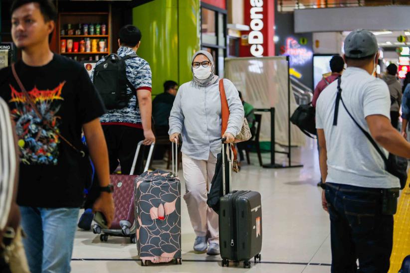 Suasana Arus Mudik Terasa, 17 Ribu Penumpang Berangkat dari Stasiun Gambir  - Bagian 5