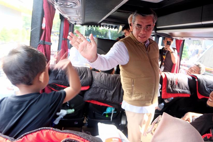 Menaker Yassierli Lepas Mudik Gratis 1.545 Pekerja UT    - Bagian 2