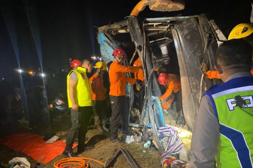 Kronologi Kecelakaan Tewaskan 1 Orang di Tol Pejagan, Bus Tabrak Pikap lalu Terguling
