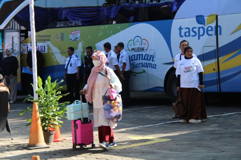 1.400 Pemudik Pulang ke Kampung Halaman Gunakan 35 Bus - Bagian 2