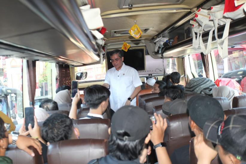 Ribuan Pekerja Warmindo Mudik - Bagian 2