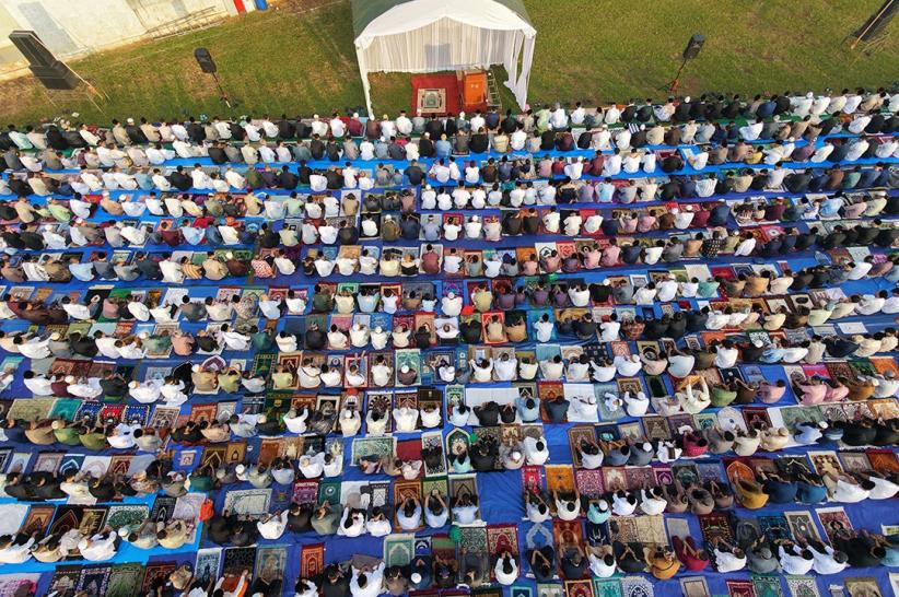Ribuan Jemaah Muhammadiyah Salat Idulfitri di Lapangan PSP Depok - Bagian 2