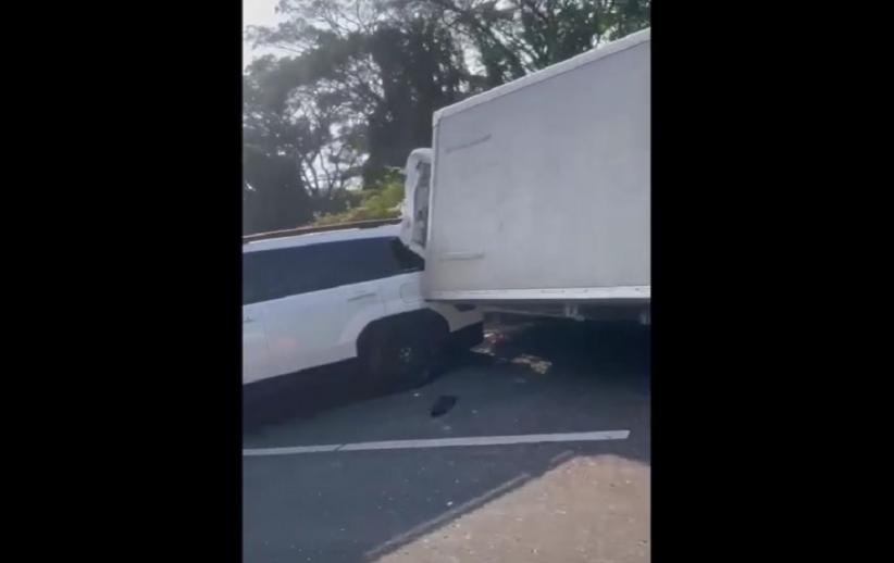 Kecelakaan Beruntun 3 Mobil di Tol Pasteur Bandung, Arus Lalin Macet 5 Km