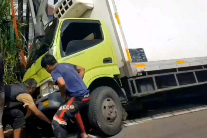 Kecelakaan Maut Mobil Boks Tabrak Pejalan Kaki dan Jukir di Jalur Nagreg, 1 Tewas
