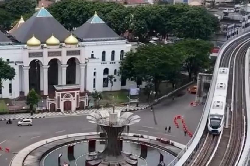 LRT Sumsel Diserbu 213 Ribu Penumpang saat Lebaran, Ekonomi Rakyat Ikut Ketiban Berkah