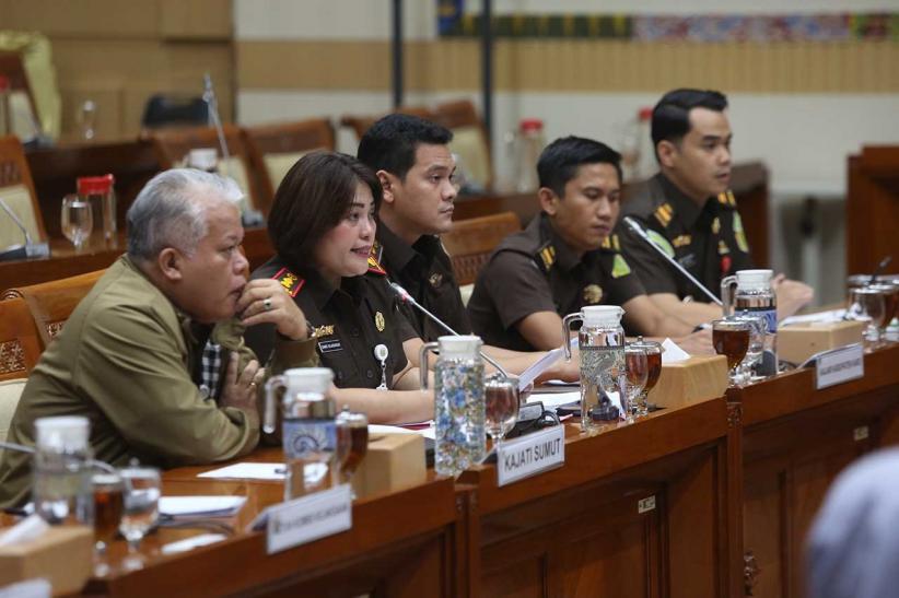 Ekspresi Kajari Karo Dipanggil Komisi III DPR soal Kasus Videografer Amsal Sitepu - Bagian 2