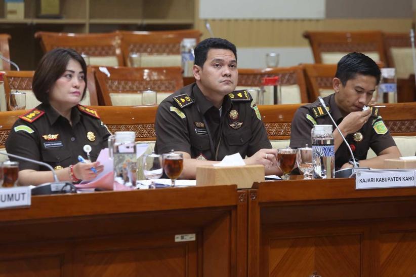 Ekspresi Kajari Karo Dipanggil Komisi III DPR soal Kasus Videografer Amsal Sitepu - Bagian 3