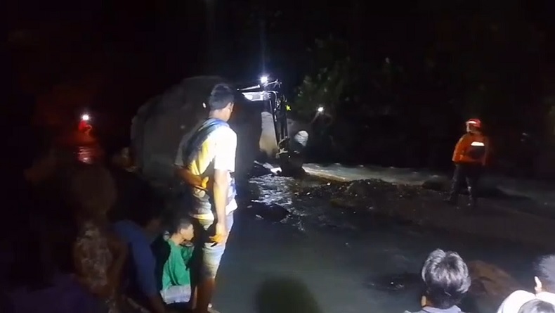 Wisata Air Terjun Tibu Ijo Berujung Duka, Wanita Tewas Tersangkut di Bebatuan Sungai