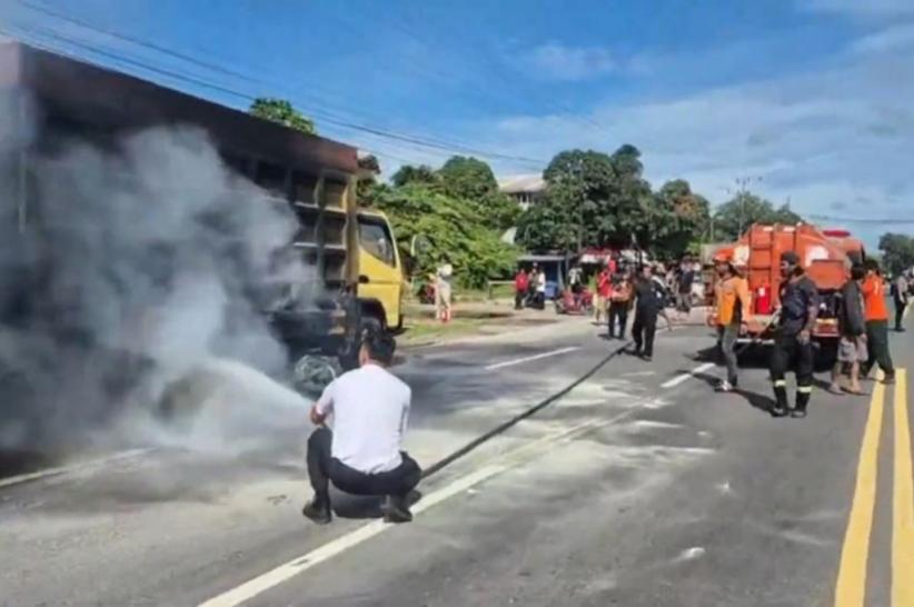 Kecelakaan di Palangka Raya, Motor Terseret Truk Sejauh 1 Km hingga Terbakar