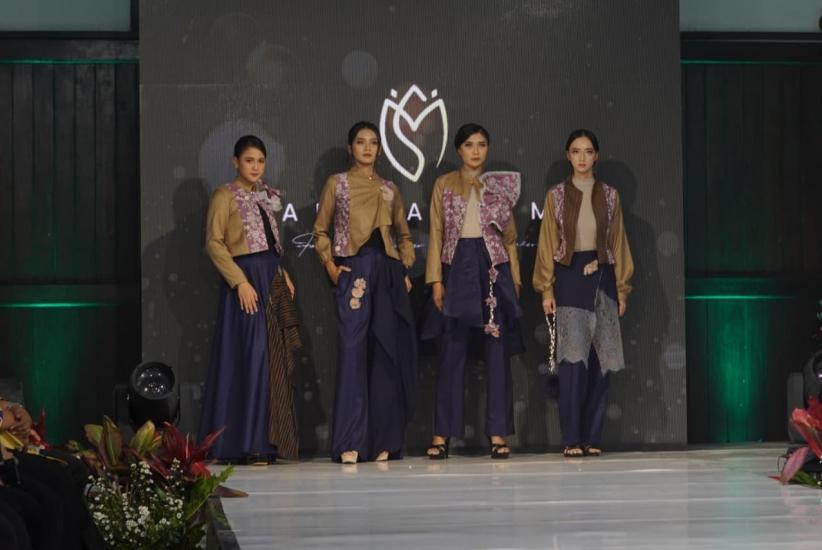 Inspiratif! Perempuan Difabel Asal Semarang Kembangkan Bisnis Fesyen bersama LinkUMKM BRI