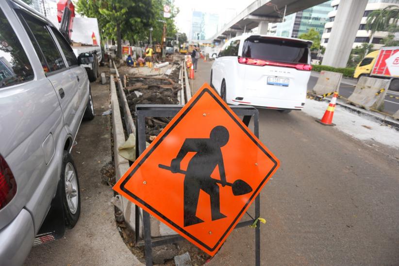 3,8 Kilometer Trotoar Jalan HR Rasuna Said Direvitalisasi - Bagian 4