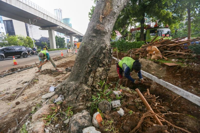 3,8 Kilometer Trotoar Jalan HR Rasuna Said Direvitalisasi - Bagian 3