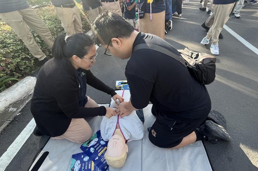 Antusiasme Warga Ikuti Latihan Pertolongan Pertama saat Kondisi Darurat - Bagian 3