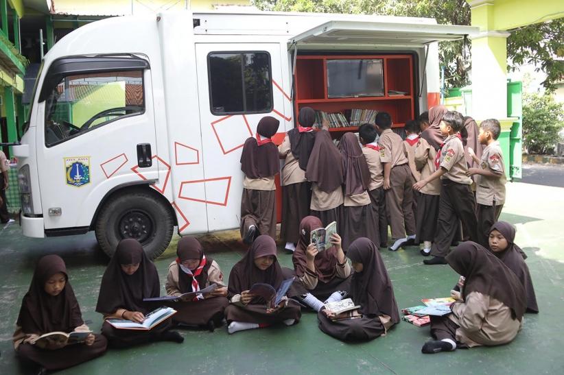 Tingkatkan Literasi, Mobil Perpustakaan Keliling ke Sekolah-Sekolah    - Bagian 4
