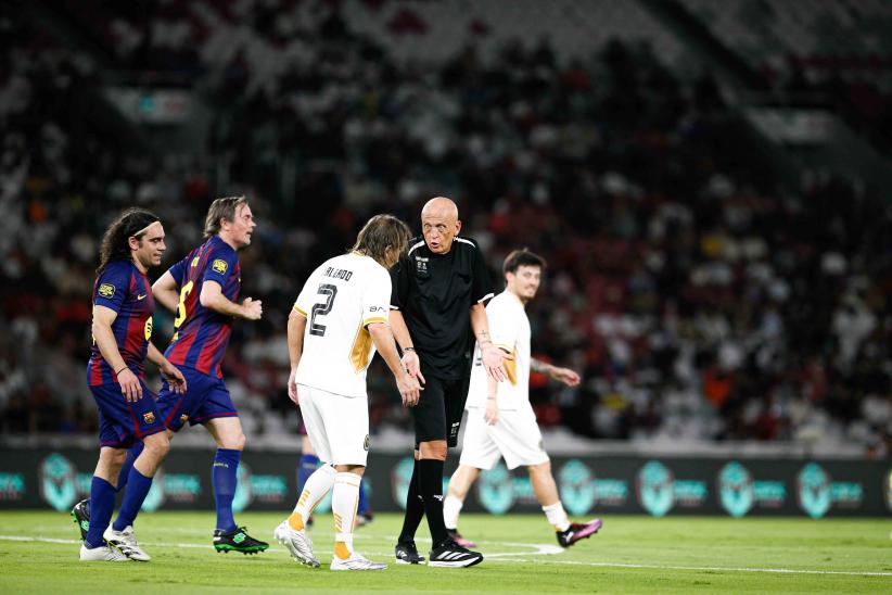 Ekspresi Galak Wasit Legendaris Pierluigi Collina Pimpin Laga di GBK - Bagian 3