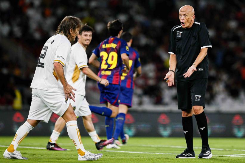 Ekspresi Galak Wasit Legendaris Pierluigi Collina Pimpin Laga di GBK - Bagian 2