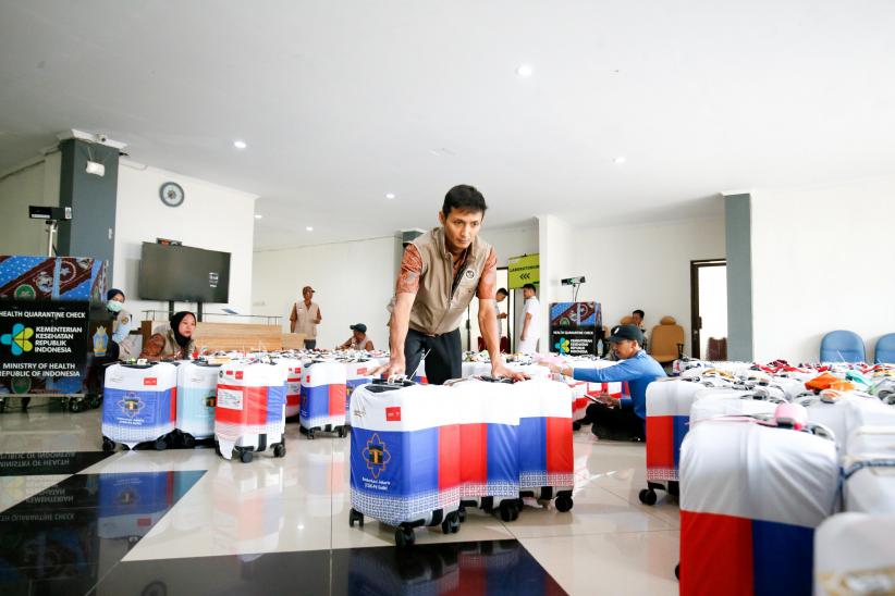 Siap ke Tanah Suci, Calon Jemaah Haji Kloter Pertama Masuk Asrama Pondok Gede - Bagian 7