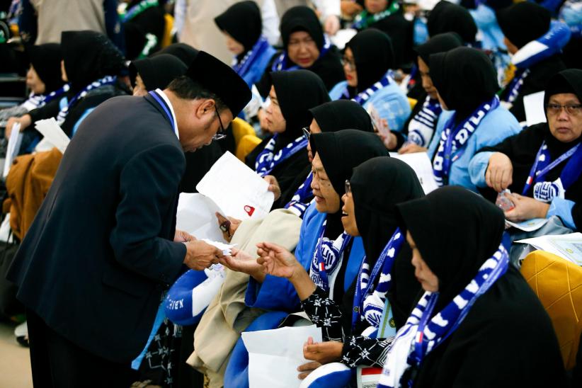 Siap ke Tanah Suci, Calon Jemaah Haji Kloter Pertama Masuk Asrama Pondok Gede - Bagian 2