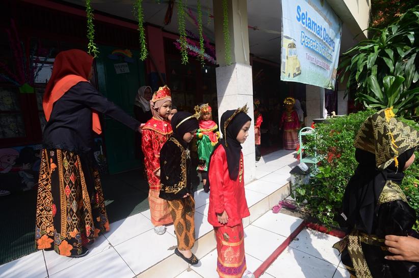 Antusiasme Murid TK Pakai Busana Tradisional Peringati Hari Kartini - Bagian 4