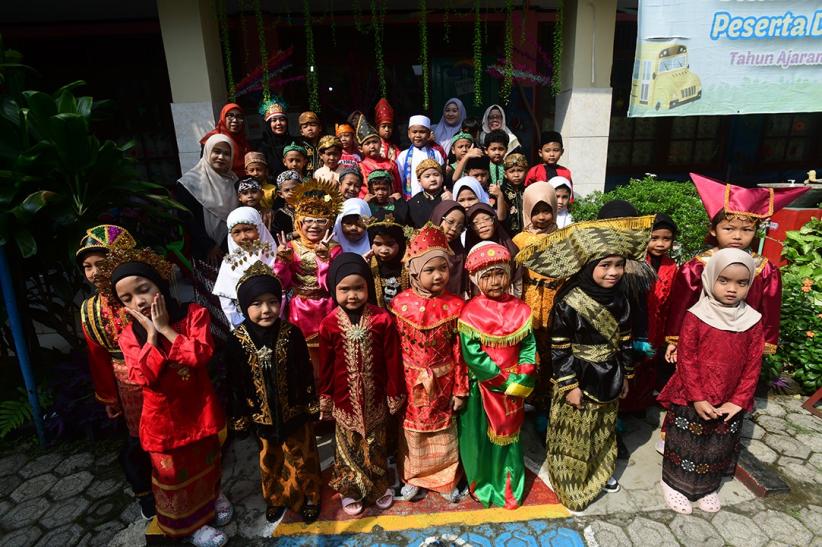 Antusiasme Murid TK Pakai Busana Tradisional Peringati Hari Kartini - Bagian 6