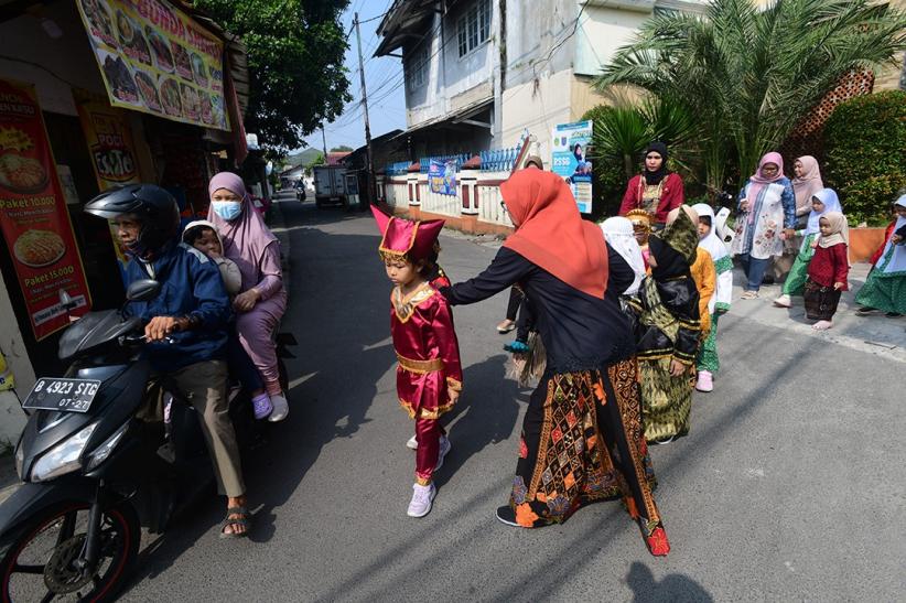 Antusiasme Murid TK Pakai Busana Tradisional Peringati Hari Kartini - Bagian 5