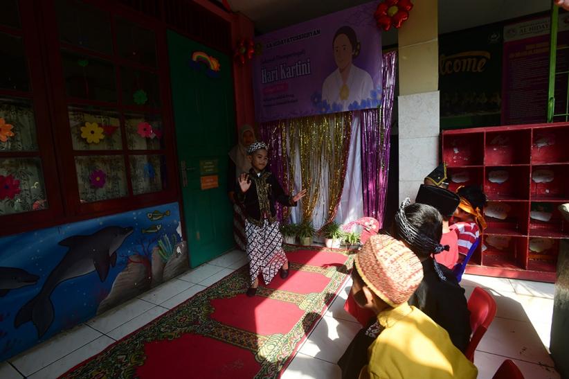 Antusiasme Murid TK Pakai Busana Tradisional Peringati Hari Kartini - Bagian 3