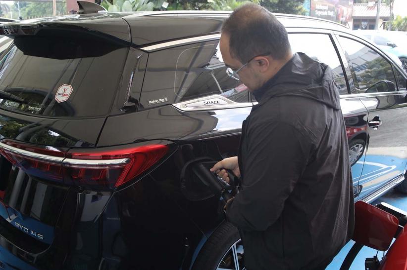 Kendaraan Listrik Tak Lagi Bebas Pajak, Pemerintah Ubah Skema PKB dan BBNKB - Bagian 4