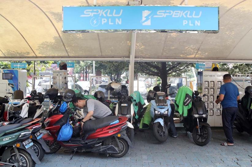 Kendaraan Listrik Tak Lagi Bebas Pajak, Pemerintah Ubah Skema PKB dan BBNKB - Bagian 1