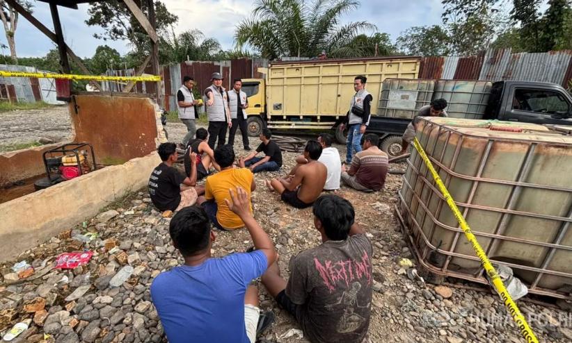Terbongkar! Gudang BBM Ilegal di Musi Rawas Digerebek, 12 Pelaku Ditangkap