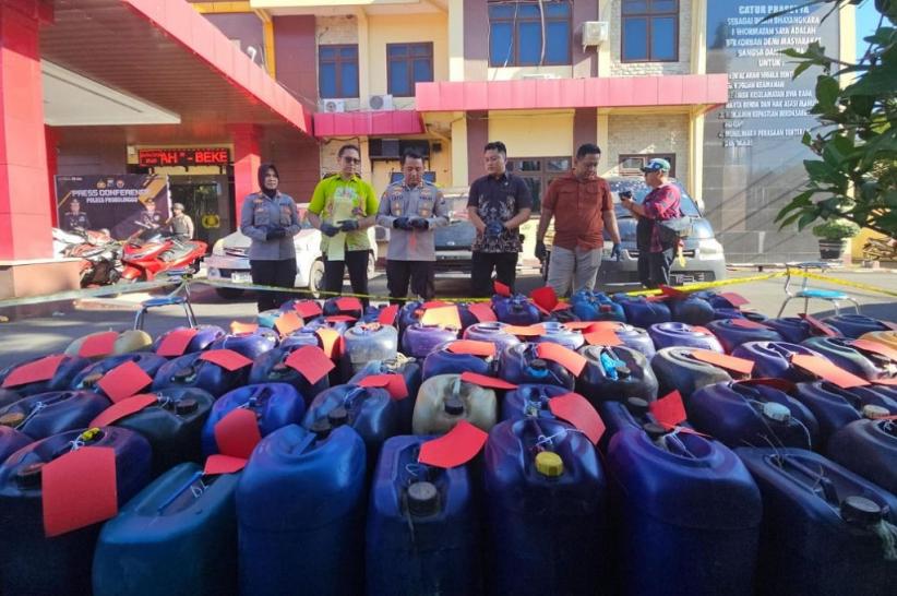 Duh! 7 Warga Probolinggo Ditangkap gegara Timbun BBM Subsidi Ribuan Liter