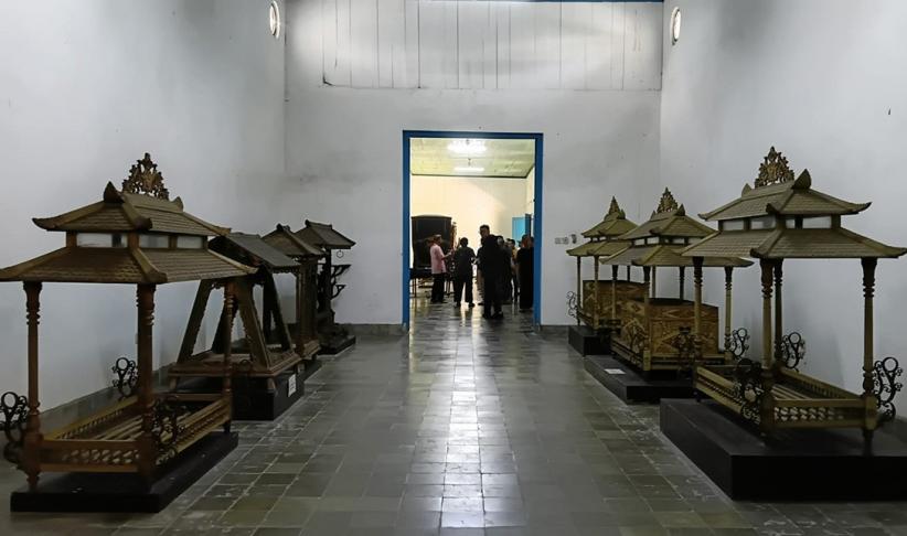 Jalan-Jalan ke Museum Keraton Surakarta di Tengah Revitalisasi - Bagian 1