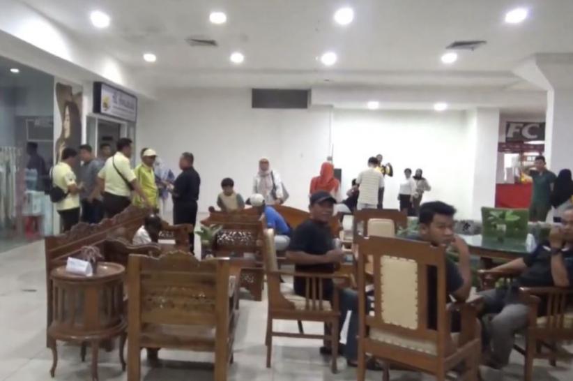 Gagal Umrah, Korban Penipuan Geruduk Kantor Agen Biro Perjalanan di Mal Semarang