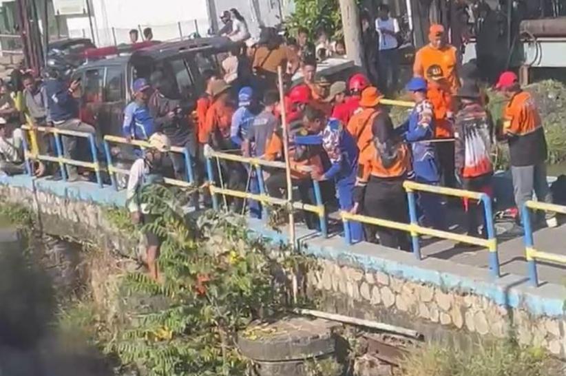 Geger! Mayat Tanpa Identitas Ditemukan di Irigasi Karawang, Diduga Pelaku Curanmor 