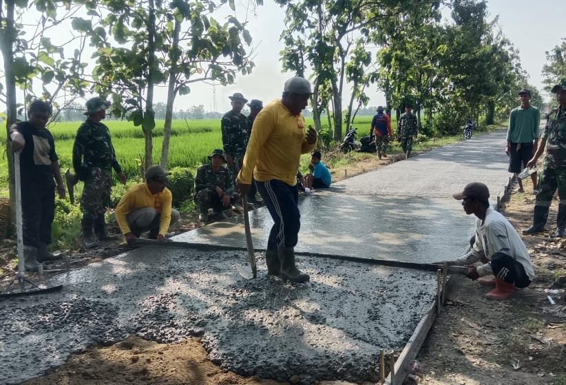 Satgas TMMD Kebut Pengerjaan Jalan Penghubung di Karangmalang Sragen - Bagian 2