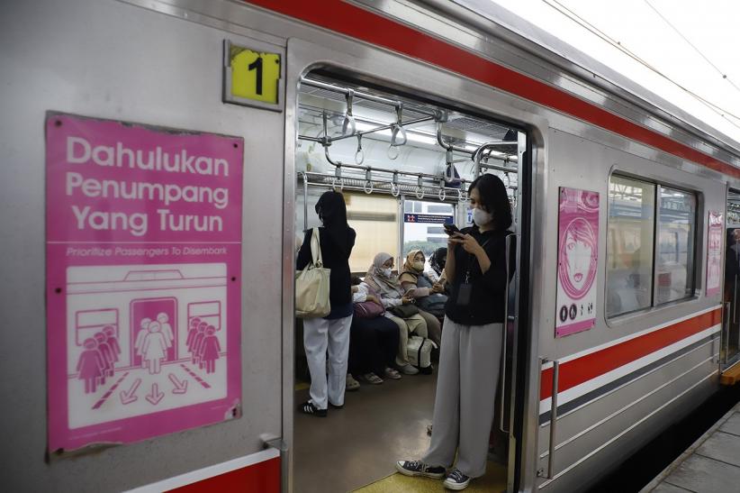 Usulan Tukar Posisi Gerbong KRL Picu Polemik, Keselamatan Jadi Sorotan Utama - Bagian 1