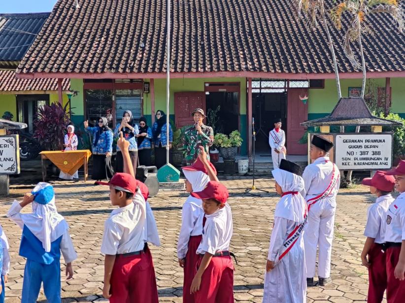 Hardiknas 2026, Prajurit TNI Jadi Inspektur Upacara di Sekolah Dasar - Bagian 2