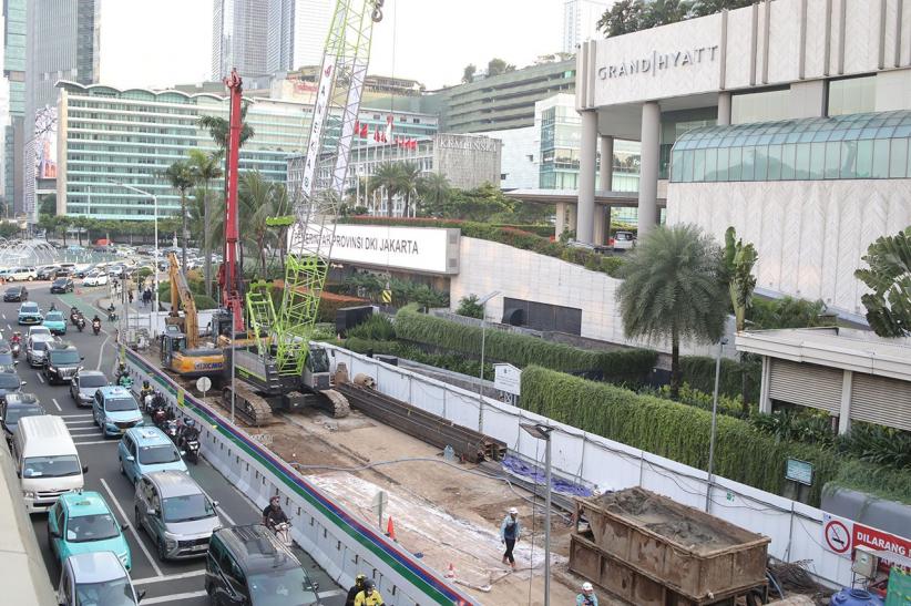 Proyek Revitalisasi Stasiun MRT Bundaran HI Ubah Jalur Pedestrian - Bagian 2