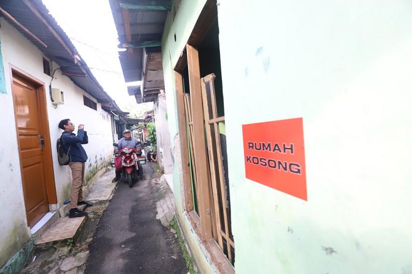 Tolak Pengosongan Lahan, Warga Lenteng Agung Tutup Jalan Masuk Perumahan - Bagian 4
