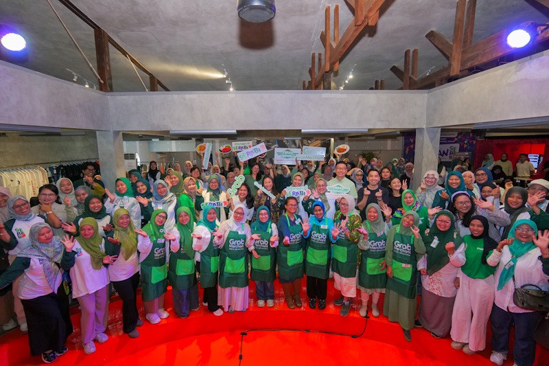 Pemberdayaan Perempuan Indonesia Melalui Berbagai Pelatihan Pengembangan Diri - Bagian 3