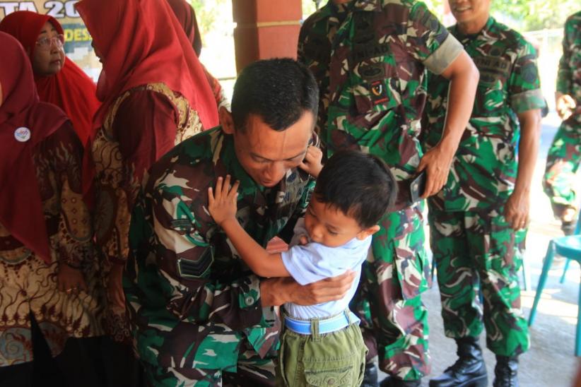 Momen Prajurit TNI Menjadi Petugas Posyandu - Bagian 3