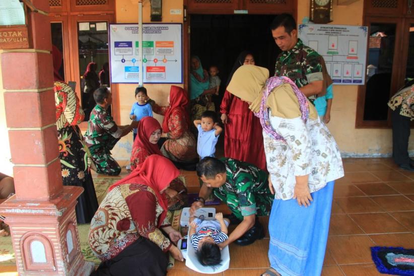 Momen Prajurit TNI Menjadi Petugas Posyandu - Bagian 1