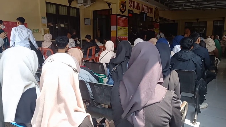 Lonjakan Permohonan SKCK, Ratusan Pencari Kerja Padati Polres Majalengka