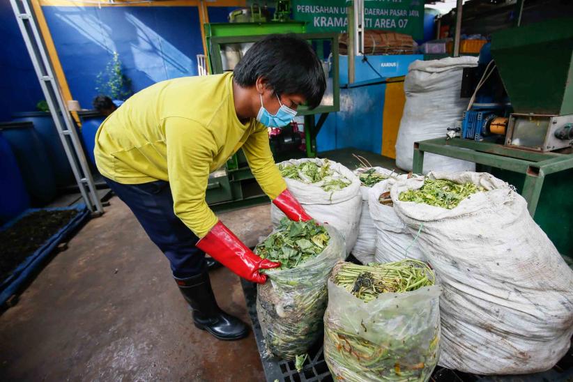 Fasilitas Pengolahan Sampah Organik Pasar Kramat Jati Beroperasi Lagi - Bagian 2