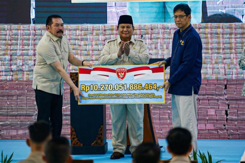 Kejagung Setor Rp10,2 Triliun Hasil Penertiban Kawasan Hutan ke Negara - Bagian 1