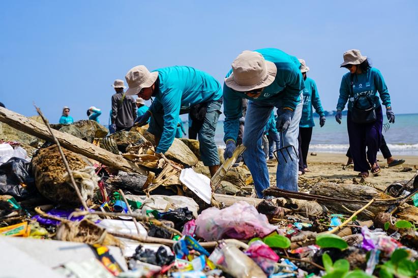 Aksi Bersih-Bersih Pantai di Pesisir Kabupaten Pandeglang - Bagian 1