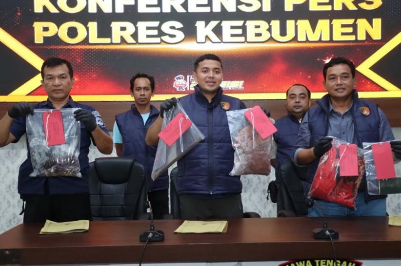 Cemburu Berujung Maut! Suami di Kebumen Aniaya Istri dan Mertua hingga Tewas