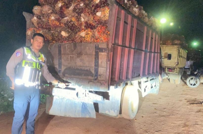 Kecelakaan Motor Tabrak Truk Sawit di Bangka Barat, Kepala SPPG Mentok Tewas