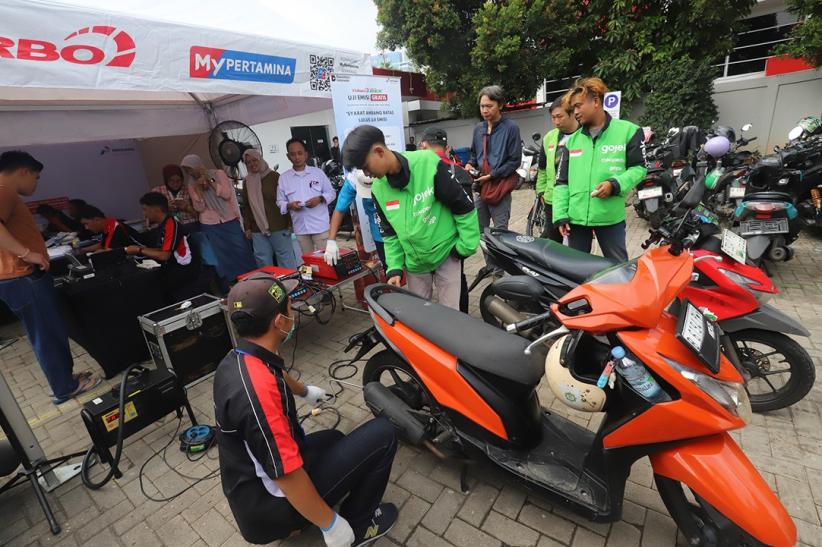 Antusiasme Warga dan Ojol Ikuti Uji Emisi Gratis Kendaraan di SPBU Pertamina - Bagian 1