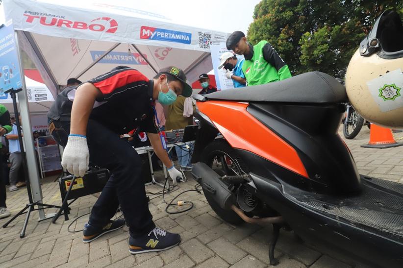Antusiasme Warga dan Ojol Ikuti Uji Emisi Gratis Kendaraan di SPBU Pertamina - Bagian 3